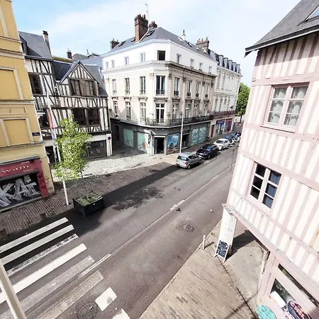 2 - Centre Apartment *