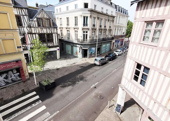 2 - Centre Apartment *